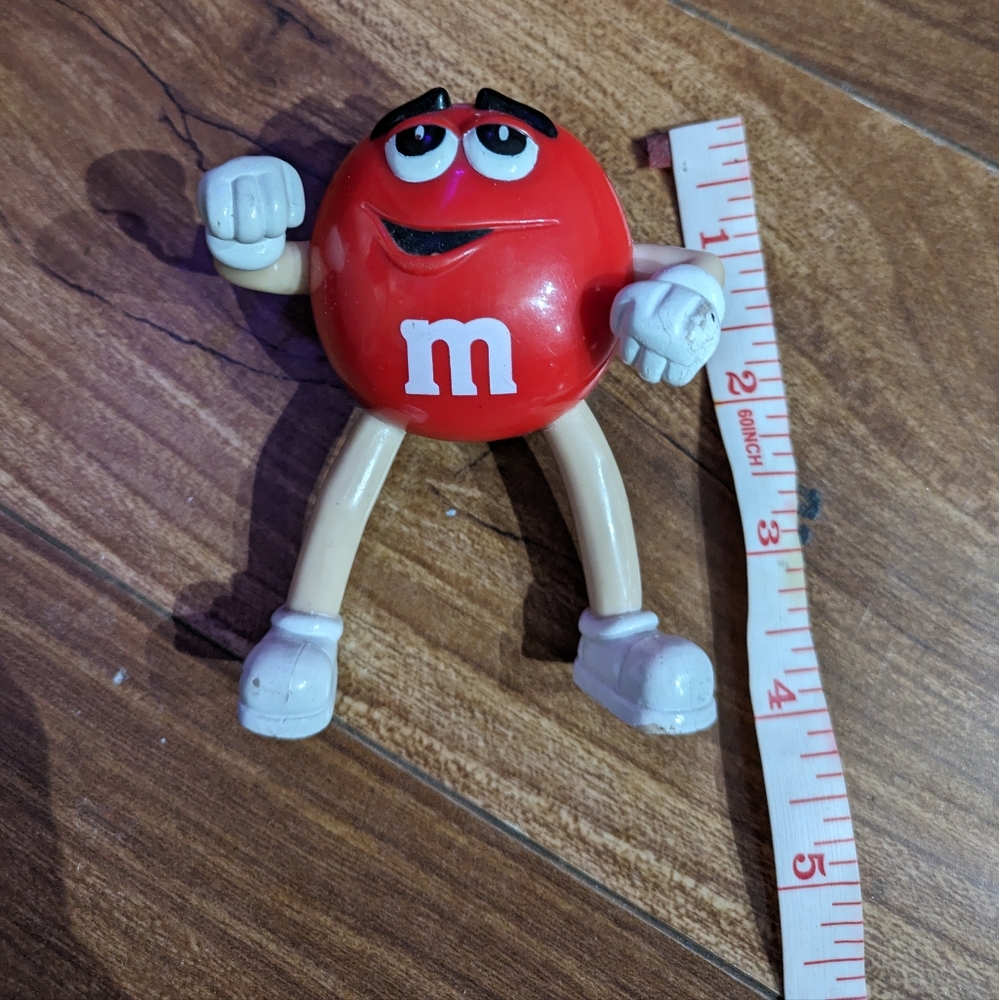 Red m&m - Picture 2 of 2
